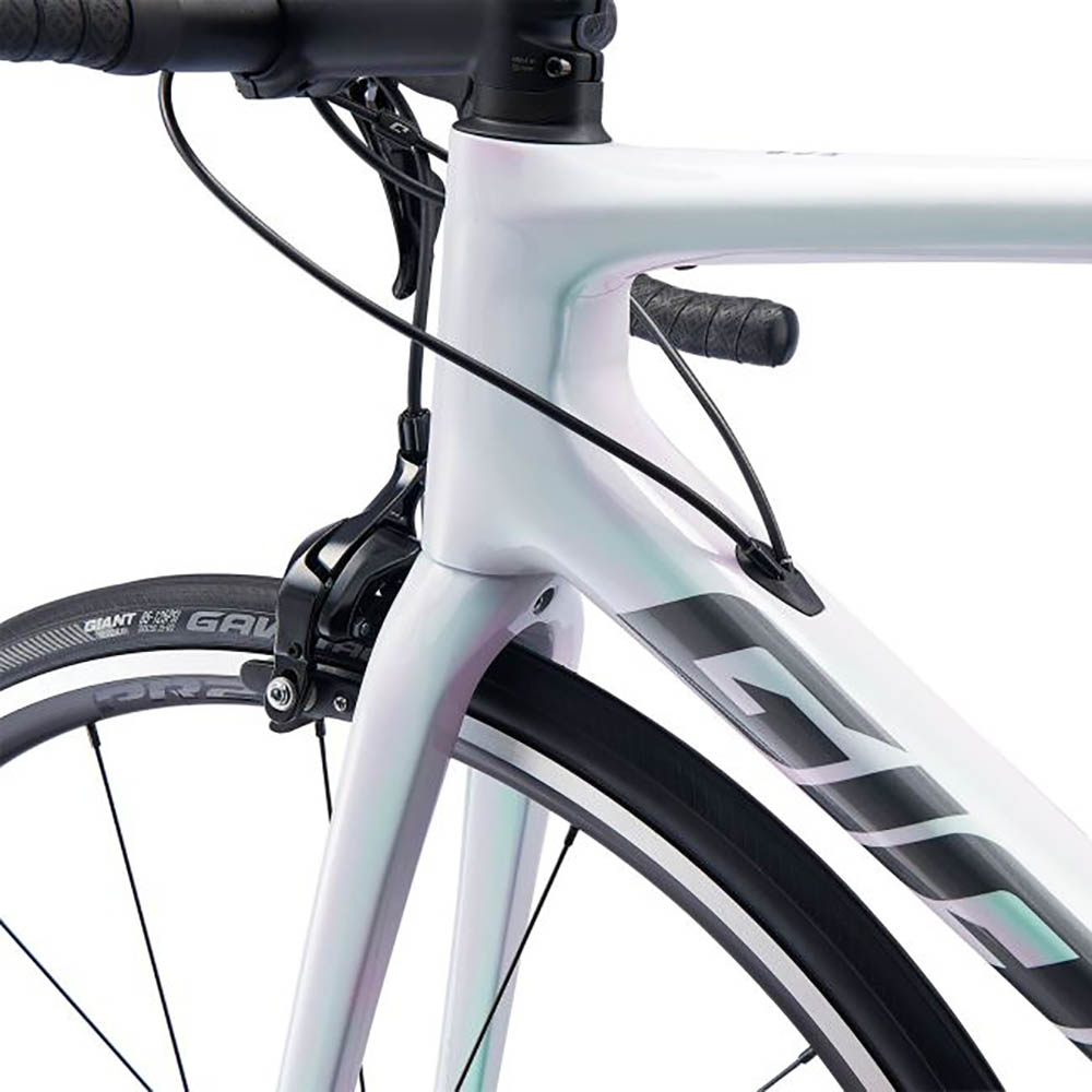 Beyond the Bike | Giant TCR Advanced 2-KOM | Shop Bike Online